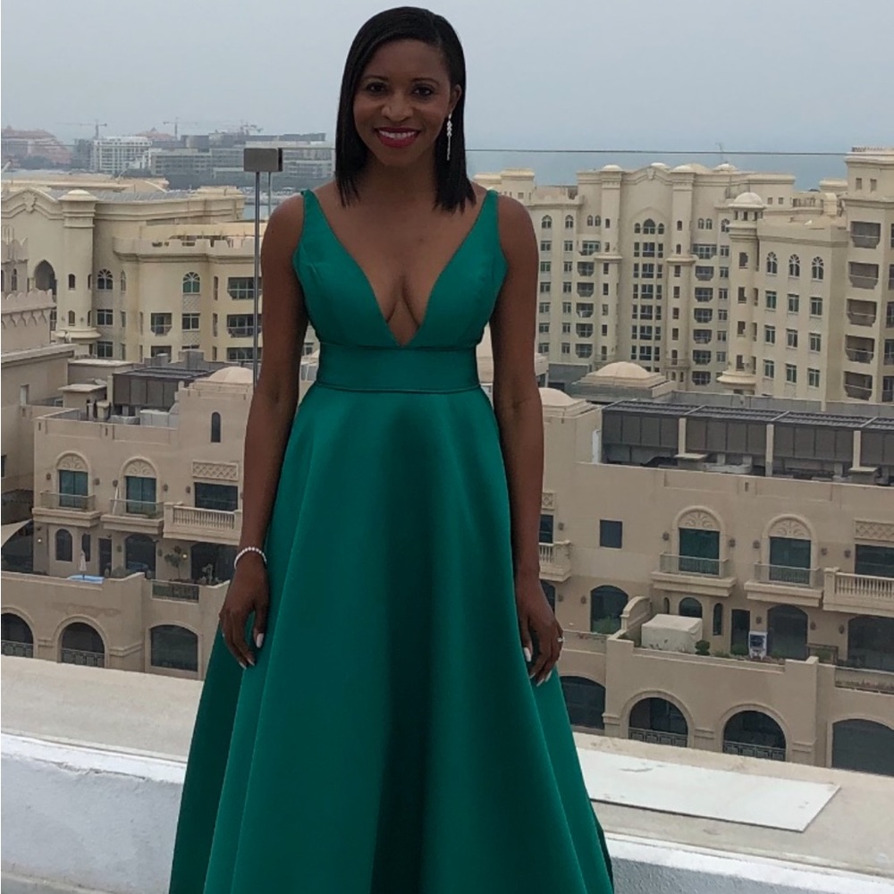 IEENA for Mac Duggal green dress Size 2